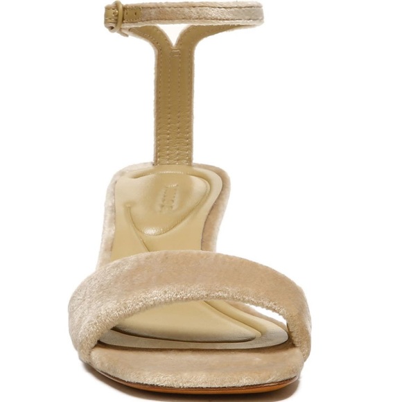 Vince Prue Ankle Strappy Sandal in Farro Brand New in Box - Picture 3 of 8